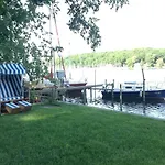 Ботель Marina Hausboote Und Seelodge *
