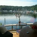 Marina Hausboote Und Seelodge Ботель Берлин