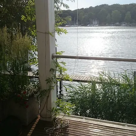 Marina Hausboote Und Seelodge Bådhotel *