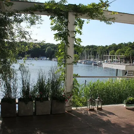 Hotel na wodzie Marina Hausboote Und Seelodge *