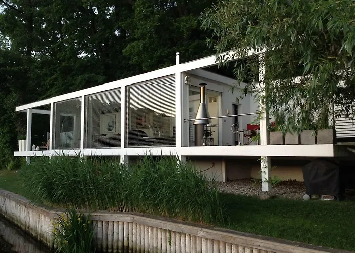 Marina Hausboote Und Seelodge Botel