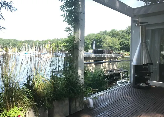 Marina Hausboote Und Seelodge 船屋