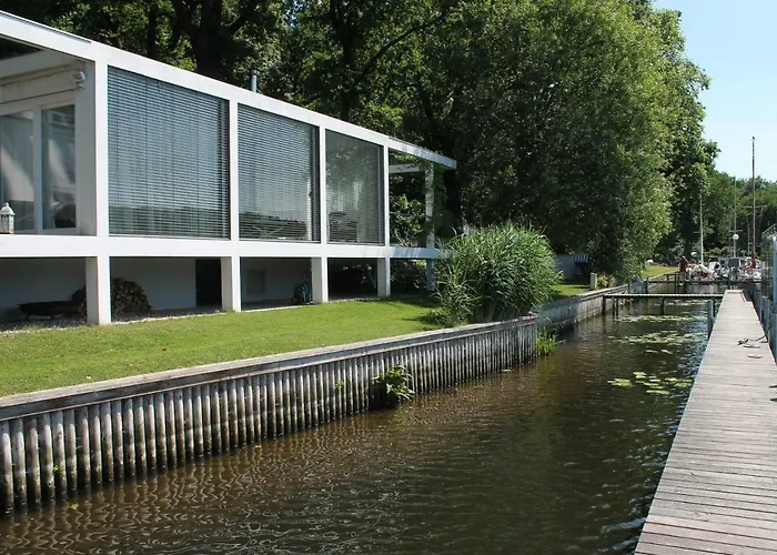 Botel Marina Hausboote Und Seelodge *