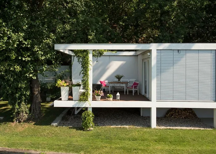 Marina Hausboote Und Seelodge *