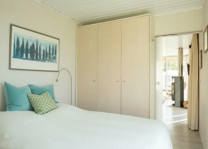 Marina Hausboote Und Seelodge 船屋 *