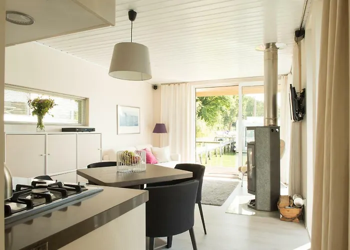 Marina Hausboote Und Seelodge *