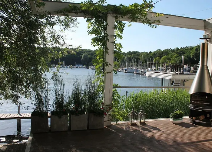 Bateau-hôtel Marina Hausboote Und Seelodge *