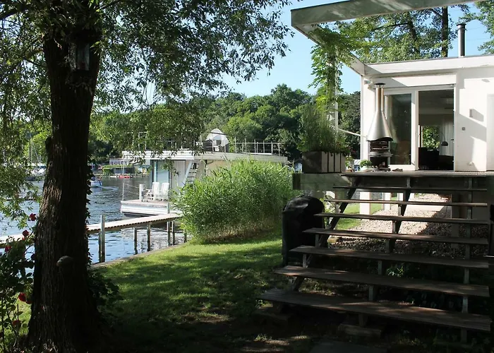 Marina Hausboote Und Seelodge Bateau-hôtel *