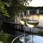 Marina Hausboote Und Seelodge Hotel en barco *