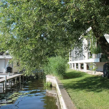 Botel Haus Direkt Am