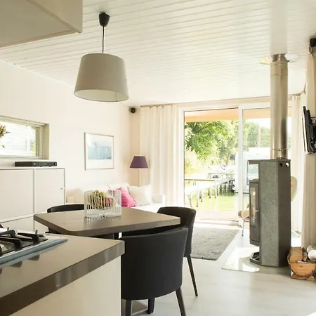 Marina Hausboote Und Seelodge *