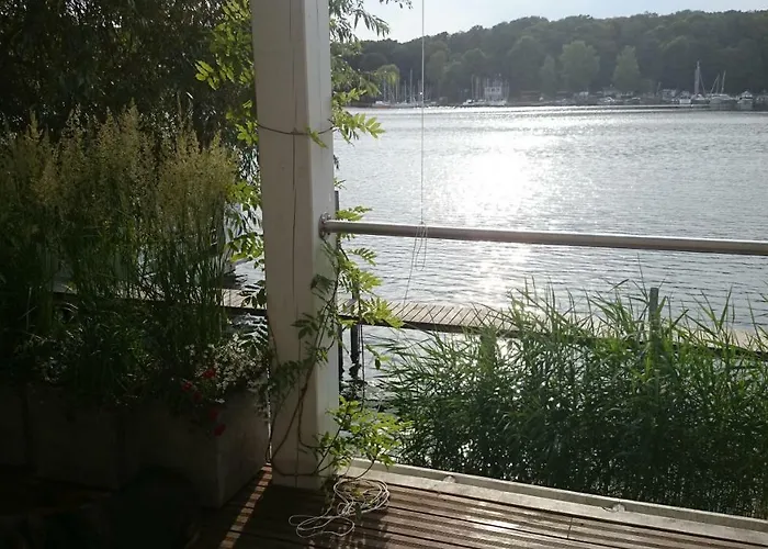 Marina Hausboote Und Seelodge Tekne *